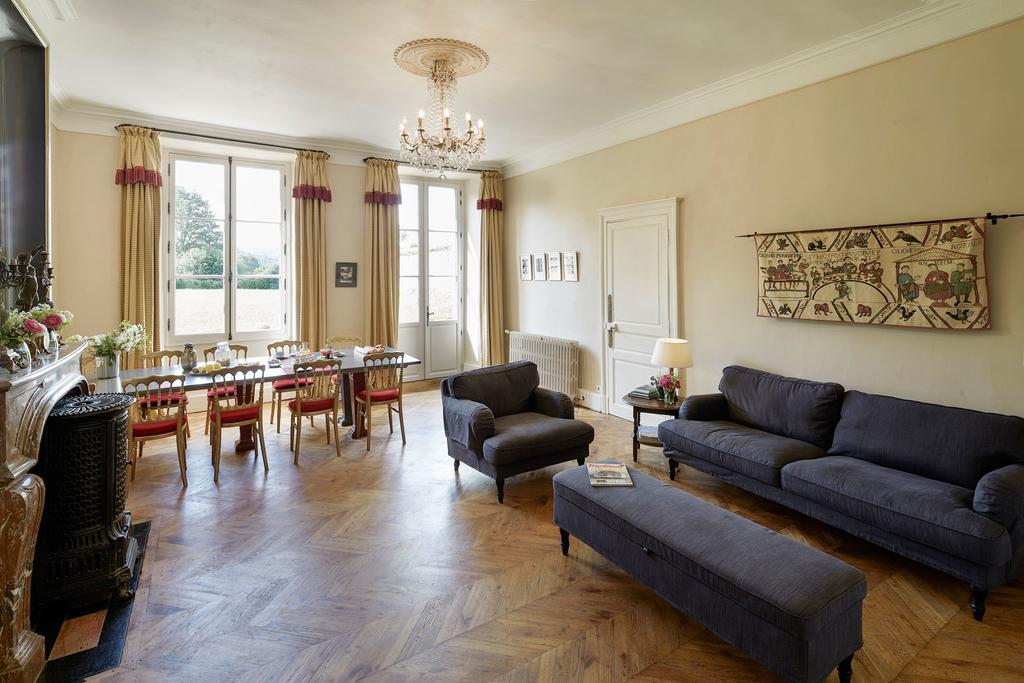 Abbaye Du Palais Bed & Breakfast Thauron Ngoại thất bức ảnh