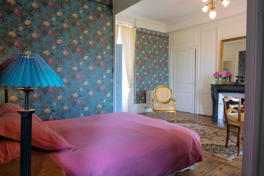 Abbaye Du Palais Bed & Breakfast Thauron Ngoại thất bức ảnh