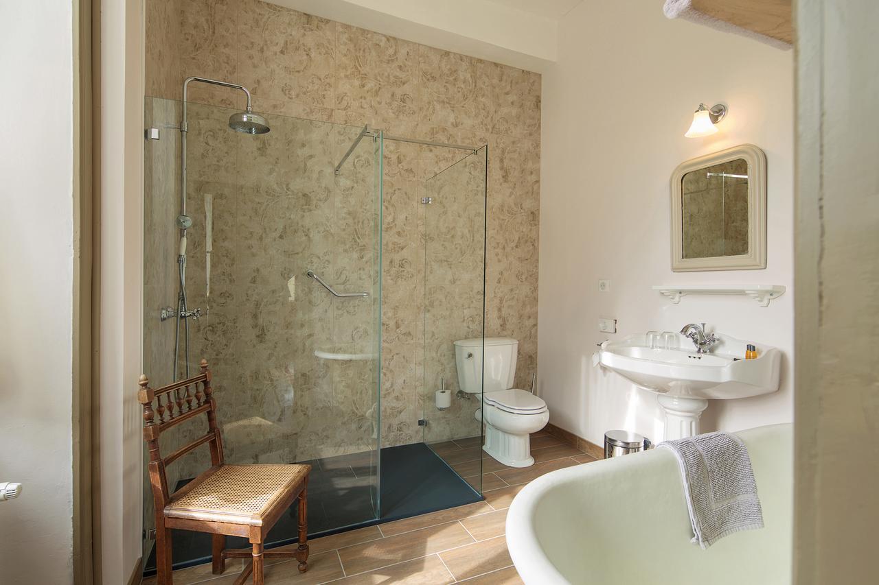 Abbaye Du Palais Bed & Breakfast Thauron Ngoại thất bức ảnh